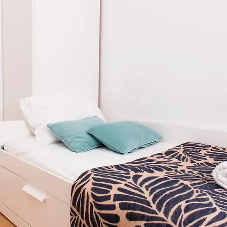 Santos By Madrabica Lisboa