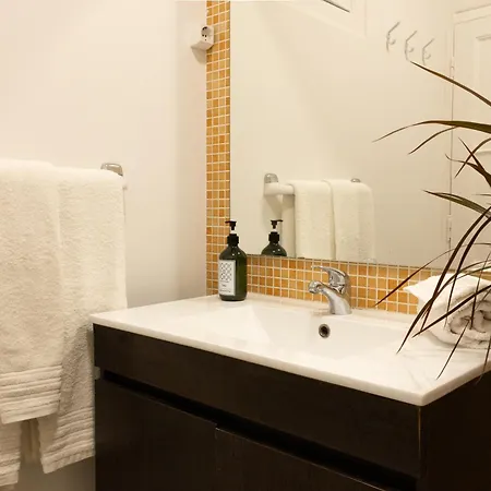 Santos By Madrabica Guest house *